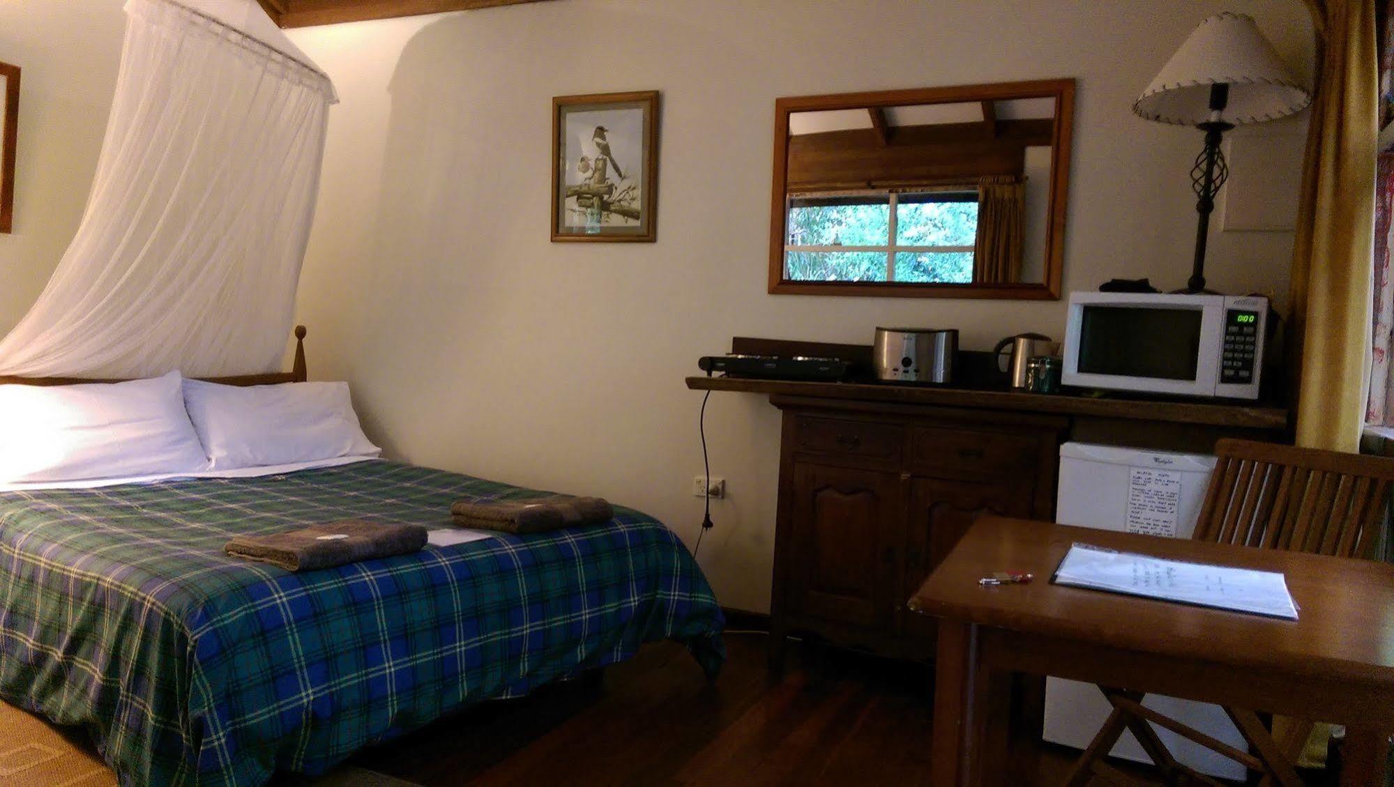 Black Cockatoo Lodge Нанъп Екстериор снимка
